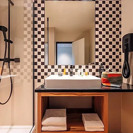 Hotel Ibis Styles Lyon Sud Vienne 3*